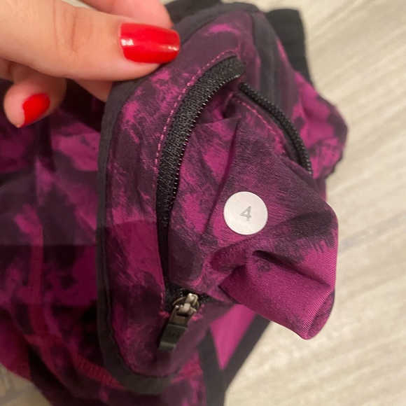 Lululemon Tracker Mid-Rise Running Shorts Size 4 - Picture 6 of 7